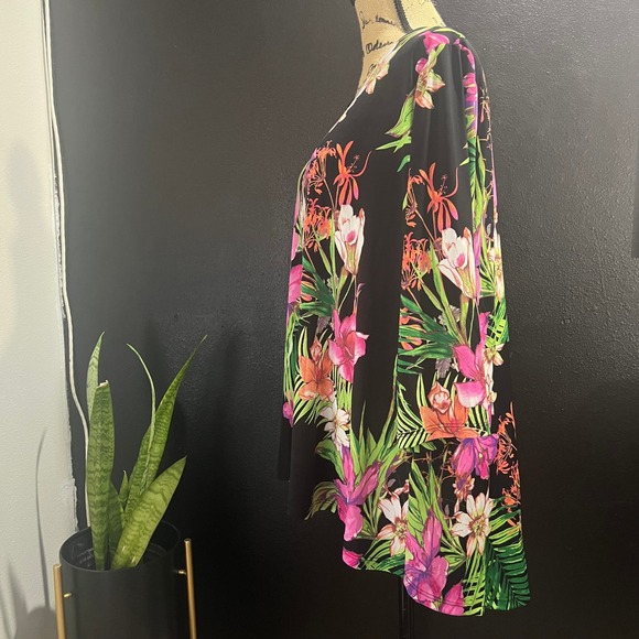 Susan Graver 1X Floral Print Tunic Top 3/4 Sleeve Black Pink Green Tropical - Picture 3 of 10